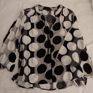Blouse black and white